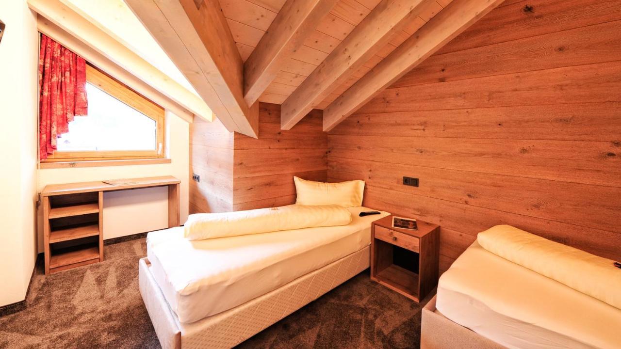 Hotel Garni Stefanie Ischgl Eksteriør bilde
